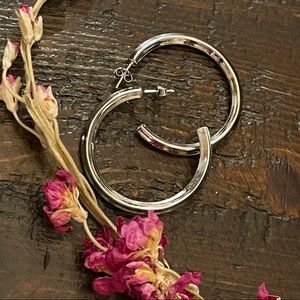 Sterling silver flat edged four sided tube hollow hoop earrings.